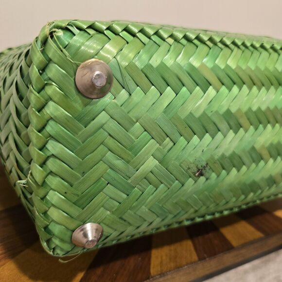 Vintage Boho Island Woven Wicker Bag Purse Rattan Green Wood Handle Beach Hippie - Picture 9 of 15